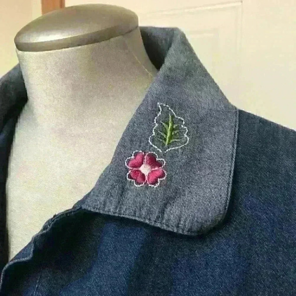 Chambray  Dress Embroidered Sleeveless - Picture 5 of 7